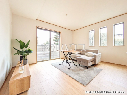 1号棟　 採光溢れるリビングで、家族団らんのひと時をお過ごし下さい。 【東久留米市前沢４丁目】／撮影日2025/03/04