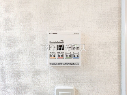 24時間換気システム 　24時間換気システムにより、花粉・PM2.5などの微小粒子物質の侵入を防ぎ、快適な室内を保ちます／撮影日2025/03/04