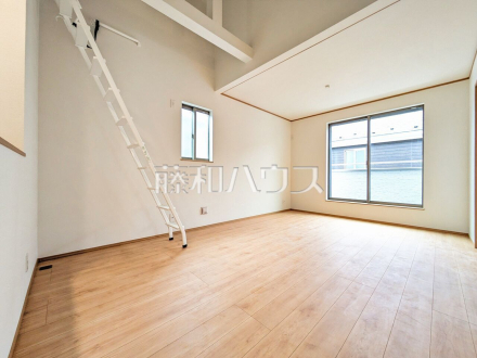 2号棟　リビング　【東久留米市前沢４丁目】／撮影日2025/03/04