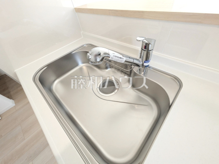いつでもおいしいお水が飲める浄水器一体型水栓も完備 　【志木市中宗岡５丁目】／撮影日2025/04/19