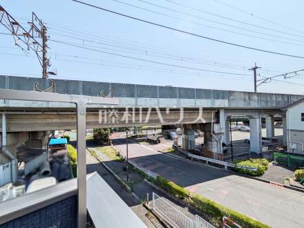 ≪2号棟　バルコニー眺望≫ 物件の事、諸費用の事など、小さな疑問も、お気軽にご連絡・ご相談下さい。 　【府中市是政６丁目】／撮影日2025/04/17