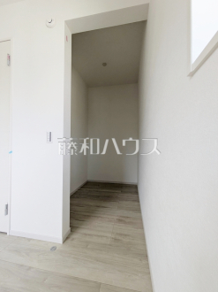 ウォークインクローゼットがあるので、お洋服等がたくさん収納できて便利です。　【練馬区南大泉１丁目】／撮影日2025/06/02