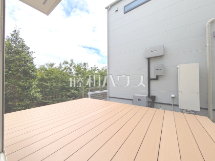 7号棟　ウッドデッキ　【三鷹市上連雀７丁目】／撮影日2025/08/01