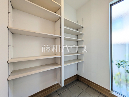 シューズクローゼット　【国分寺市西町４丁目】玄関がスッキリと片付くシューズインクローク　／撮影日2025/04/17