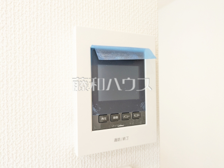 4号棟　TVモニタ付インターホン　【小金井市前原町１丁目】　訪問者がわかるTVモニター付インターホンは、お子様がお留守番をされるときも安心ですね。　／撮影日2025/06/20