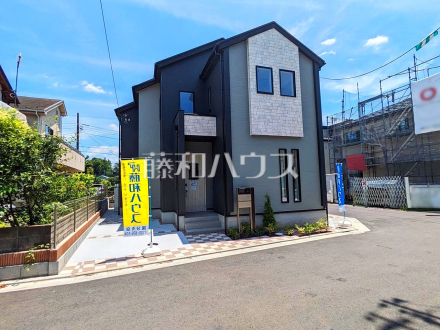 10号棟　外観　【小金井市前原町１丁目】お洒落で雰囲気のある佇まいに自然のやさしい潤いを纏ったこの家は、街に新たな表情を見せてくれることでしょう。／撮影日2025/06/21