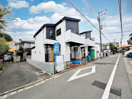 接道状況および現場風景　【杉並区上荻３丁目】 ここに住む方を想像して、着々と建築しております！ ／撮影日2025/04/25