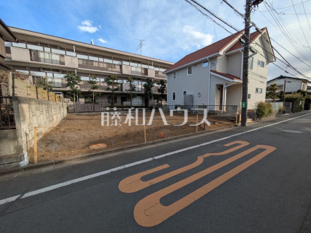 一戸建ての多いエリアのため、静かで落ち着いた雰囲気の街並みです。　【小平市大沼町２丁目】／撮影日2025/02/20