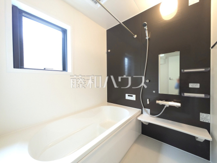 落ち着いた色合いで疲れたからだを癒す、贅沢なくつろぎ空間です。【小平市大沼町２丁目】浴室　　／撮影日2025/06/06