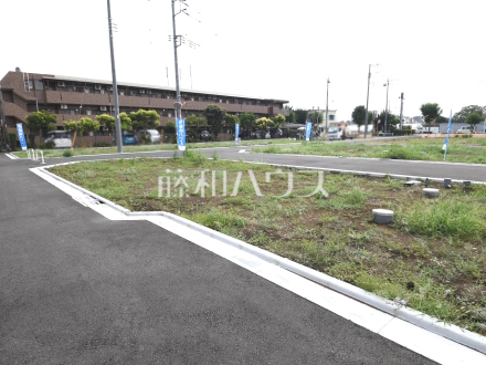 5号地　現地写真　【三鷹市井口１丁目】ご家族ぞれぞれの思い出と、どこまでも広がる空を独り占め！暖かな光に包まれ四季折々の風を感じる、幸せの空間がここに。／撮影日2024/08/19
