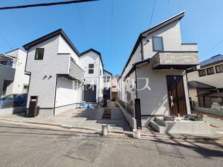 足場が外れて実際の外観が見えてきました。完成までもう少しです。　【練馬区南田中４丁目】／撮影日2025/03/07