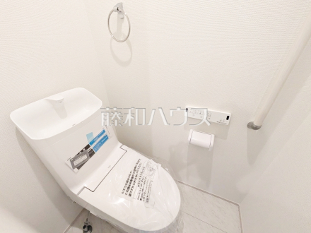 1号棟　各階にトイレがあると、朝の忙しい時間帯などに便利です。 また、夜中も1階まで下りずにすみます！【練馬区南田中４丁目】／撮影日2025/03/14