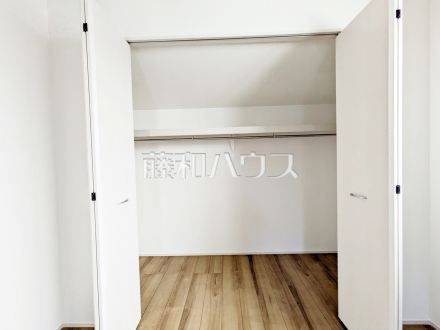 1号棟　各居室にはクローゼットを完備し、家具を置くスペースが確保しやすい設計がされております。【練馬区南田中４丁目】／撮影日2025/03/14