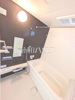 ≪2号棟　浴室≫浴室は換気・乾燥・暖房機付きで、入浴前も入浴後も快適です。　　【府中市北山町２丁目】
／撮影日2025/03/22