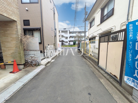 接道状況および現場風景　【練馬区練馬４丁目】／撮影日2025/03/04