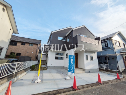 ■外観■
建物堂々完成しました。ぜひ実物をご覧いただきたく思います。喜んでご案内いたしますのでお気軽にお問合せ下さい。【日野市万願寺６丁目】／撮影日2025/04/27