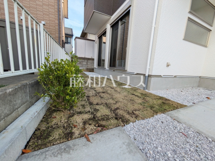 ■庭■
コンパクトだけど楽しみは無限大。小さな秘密基地になりそうなお庭付き。【日野市万願寺６丁目】／撮影日2025/04/27