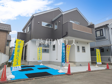 ■外観■
ゆとりある生活を演出してくれるこだわりの設備の邸宅が堂々完成いたしました！【日野市万願寺６丁目】／撮影日2025/04/28