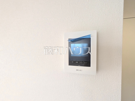 1号棟　TVモニター付きインターホン　【三鷹市大沢５丁目】　防犯に役立つTVモニター付インターフォン／撮影日2025/04/20