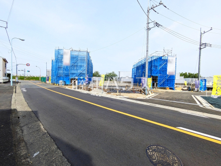 接道状況および現場風景　【日野市大字日野】 ここに住む方を想像して、着々と建築しております！ ／撮影日2025/04/18