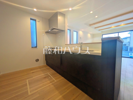 2号棟　キッチン　【日野市大字日野】／撮影日2025/11/15