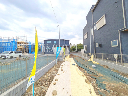 19号棟　外観(路地状部分)　【日野市大字日野】／撮影日2026/03/27