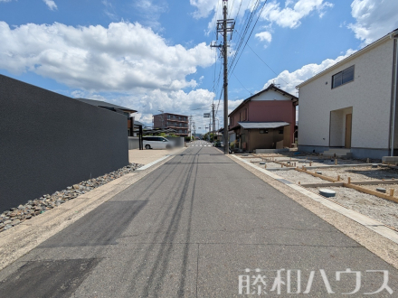 北西側　接道状況および現場風景　【春日井市大留町５丁目】／撮影日2025/03/16
