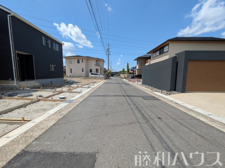 北西側　接道状況および現場風景　【春日井市大留町５丁目】／撮影日2025/03/16