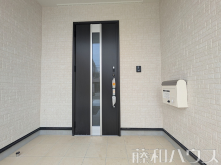 6号棟　玄関　【春日井市大留町５丁目】／撮影日2025/05/15