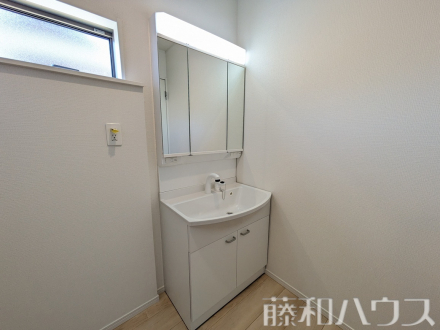 8号棟　洗面室　【春日井市大留町５丁目】／撮影日2025/05/04