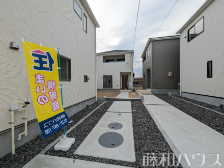 8号棟　外観およびアプローチ　【春日井市大留町５丁目】／撮影日2025/05/15