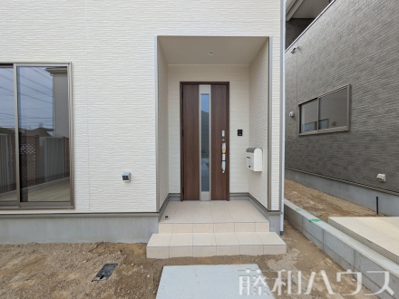 8号棟　玄関　【春日井市大留町５丁目】／撮影日2025/05/15