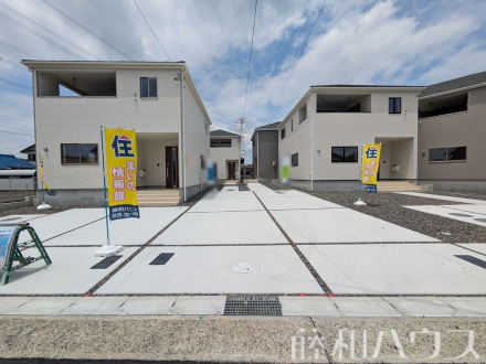 8号棟　外観およびカースペース　【春日井市大留町５丁目】／撮影日2025/06/21