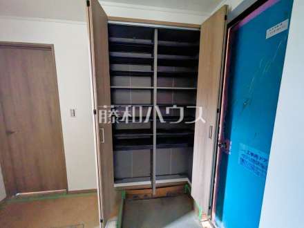 ≪A号棟　玄関（建築中）≫【調布市富士見町３丁目】／撮影日2025/05/04
