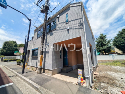 ≪A号棟　外観≫ 国土交通省が定めた「住宅性能表示基準」において、もっとも高い等級である「耐震等級3」を取得しています。【調布市富士見町３丁目】／撮影日2025/05/04