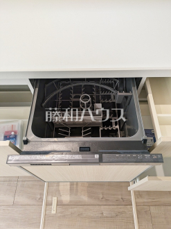 2号棟　食器洗浄乾燥機　【府中市四谷３丁目】　雨の日の強い味方！浴室換気乾燥機付きユニットバスで洗濯物が乾かせます。
／撮影日2025/05/03