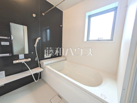 浴室　【東村山市萩山町４丁目】　 足を伸ばして入れるバスタブで、ゆっくり一日の疲れを癒して下さい。 ／撮影日2025/05/26