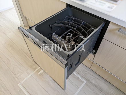食器洗浄乾燥機　【八王子市片倉町】　後片付けの手間を削減し、趣味の時間や家族との時間を増やせる食器洗い乾燥機を標準装備 
／撮影日2025/06/19