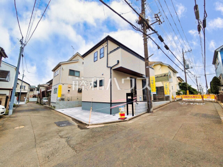 外観　【小平市花小金井３丁目】 見学はしたいけど、なかなか時間が取れない・・・そんな方に出勤前や仕事終わりにマイホームを見学できるサポートをいたします。 ／撮影日2025/03/18