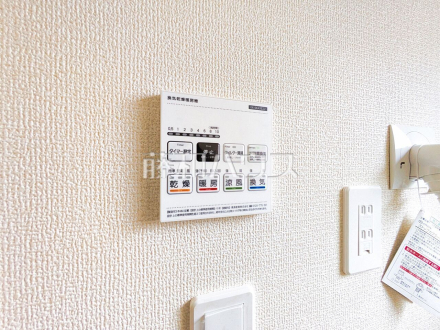 24時間換気システム 　24時間換気システムにより、花粉・PM2.5などの微小粒子物質の侵入を防ぎ、快適な室内を保ちます。 
／撮影日2025/05/23