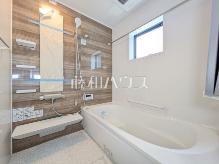 B号棟　浴室　【立川市砂川町１丁目】足を伸ばして入れるバスタブで、ゆっくり一日の疲れを癒して下さい。　／撮影日2025/06/09