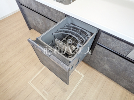 B号棟　食器洗浄乾燥機　【立川市砂川町１丁目】　食器が出し入れしやすいスライドオープン式の食器洗浄乾燥機／撮影日2025/06/09