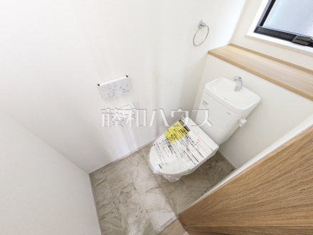 B号棟　トイレ　【立川市砂川町１丁目】少ない水でも常にキレイを保ち、汚れが付きにくいトイレ！　／撮影日2025/06/09