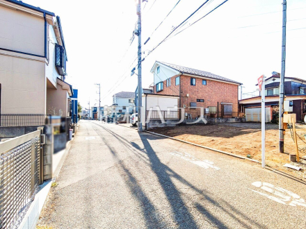 接道状況および現場風景　【東久留米市浅間町１丁目】 お住まい探しは、家の良し悪しだけでなく周辺環境も重要なポイントです。ぜひ一度お客様の目でご覧ください。 ／撮影日2025/02/28
