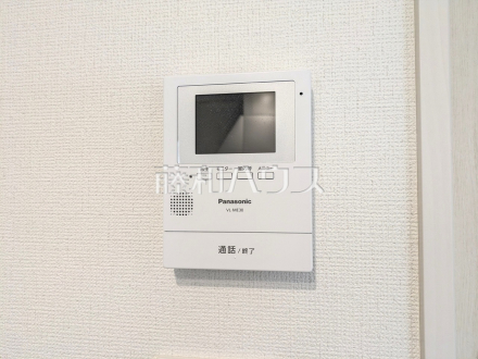 1号棟　TVモニター付きインターホン　【小平市鈴木町１丁目】　 TVモニター付きインターホンのため訪問者がひと目で分かります ／撮影日2025/05/10