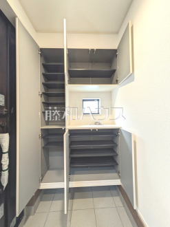 1号棟　玄関収納　【小平市鈴木町１丁目】／撮影日2025/05/10