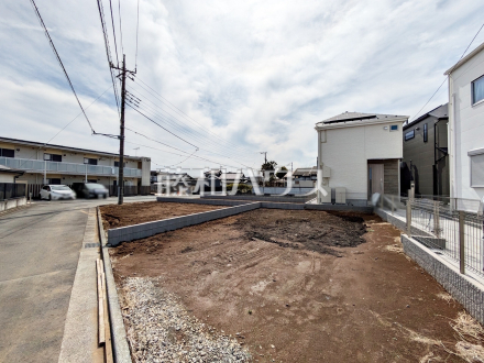 ≪現地外観≫お住まい探しは、家の良し悪しだけでなく周辺環境も重要なポイントです。ぜひ一度お客様の目でご覧ください。　【府中市四谷２丁目】／撮影日2025/03/18