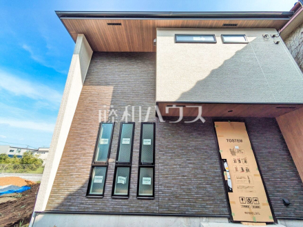 5号棟　外観　充実した新たな生活を、「あったらいいな」がある、この地から始めてみませんか？鮮やかな青空と暮らすこの場所で・・・。【東村山市青葉町１丁目】／撮影日2025/07/04