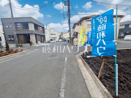 東側は7ｍ道路で通路に面しており開放感があります！【練馬区大泉町１丁目】／撮影日2025/03/11