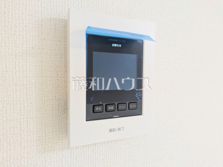 TVモニター付きインターホン　【新座市石神３丁目】　TVモニター付きインターホンのため訪問者がひと目で分かります／撮影日2025/06/02